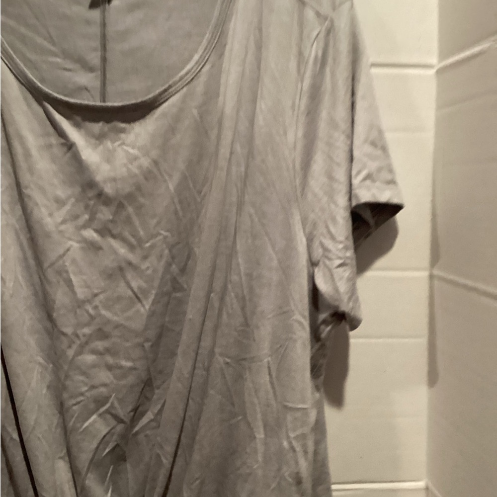 Ladies velocity Gray Short Sleeve Top size 2 x large